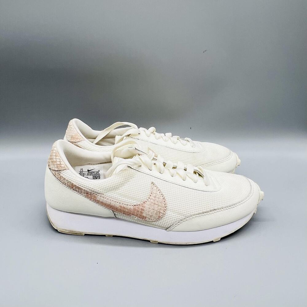 Nike Shoes Womens 7.5 White Mesh Snake Print Waffle Low Top Sneakers Comfort